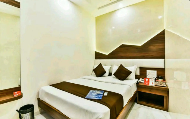 Hotel Palace Residency near Lokmanya Tilak Terminus