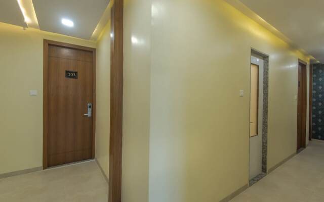 OYO 9996 Hotel Arton Suites