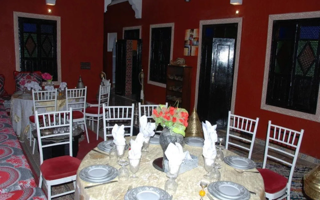 Red Castle Hostel - Backpacker