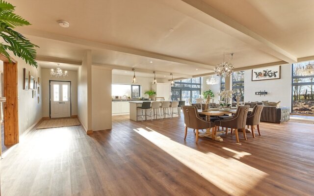 Host Stay The Gathering