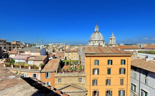 Campo de Fiori Large Penthouse