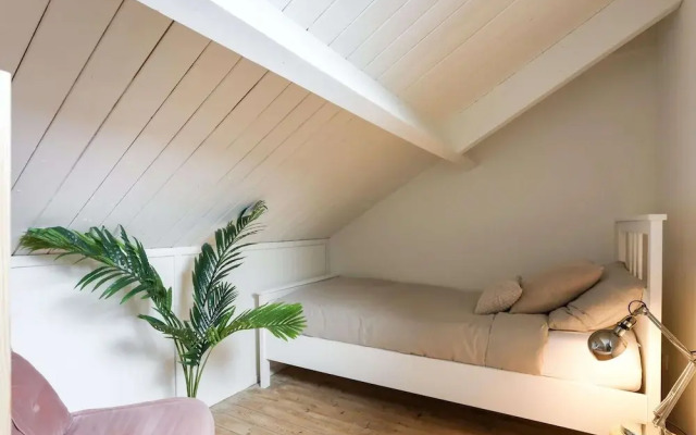 Pleasant Holiday Home in Vrouwenpolder With Garden