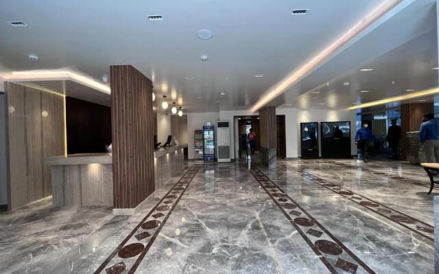 Peninsula Suites
