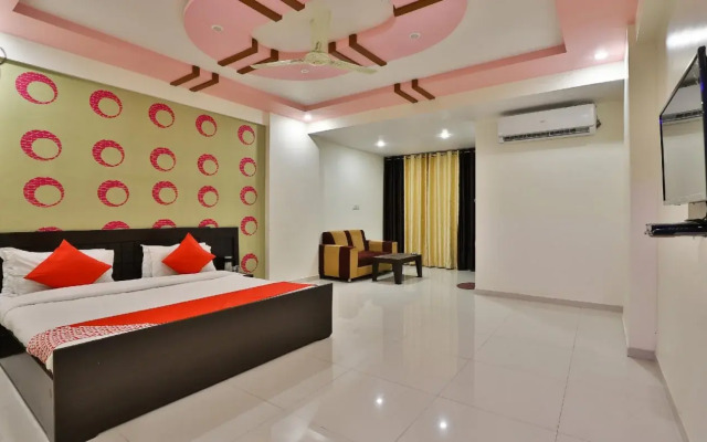 Maahi Palace By OYO Rooms