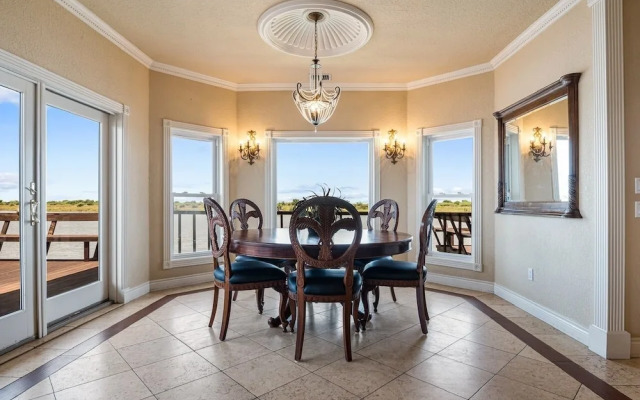 Crystal Beach Villa 5 Bedroom Home