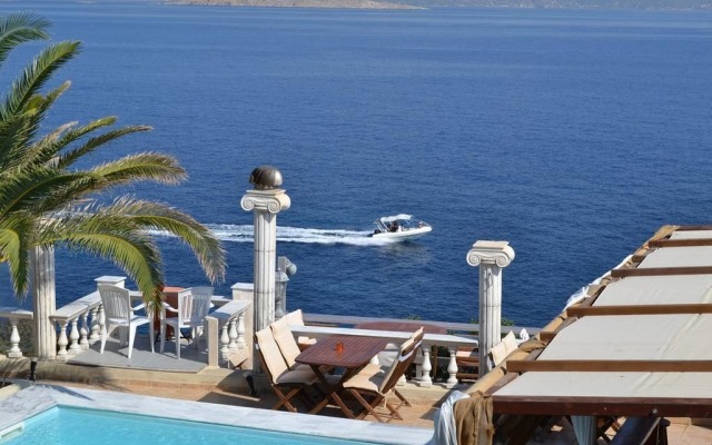 Mistral Apartments Aegina