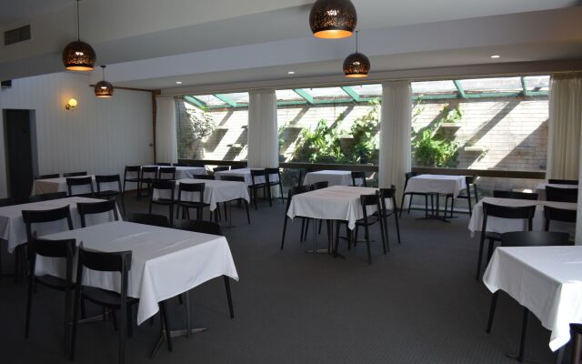 Spa Village Travel Inn