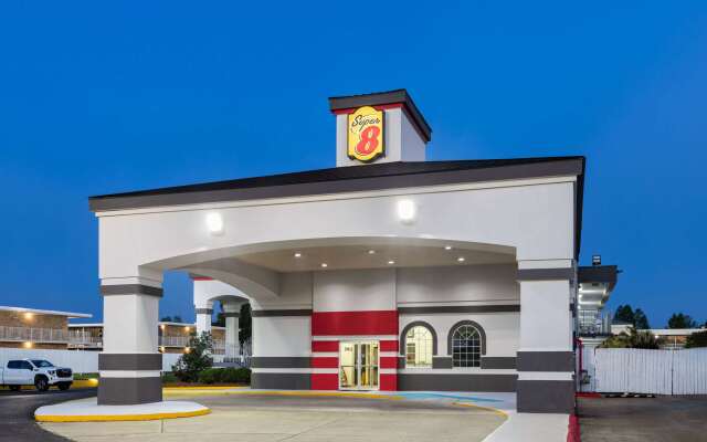 Super 8 by Wyndham Baton Rouge/I-10