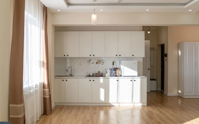 Eagle Town Service Apartment