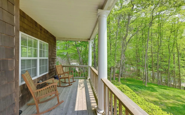 Pet-friendly Southampton Paradise With Pool!