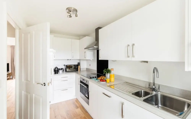 Sherlock Modern Home by Svelte Living
