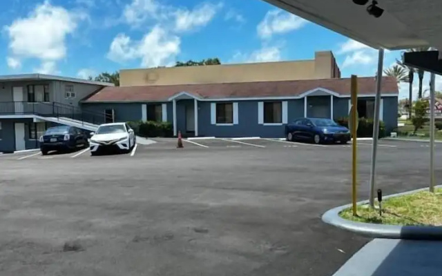 Red Carpet Inn