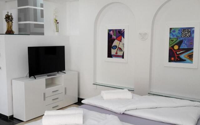 Villaci Full Service Boardinghouse Apartments