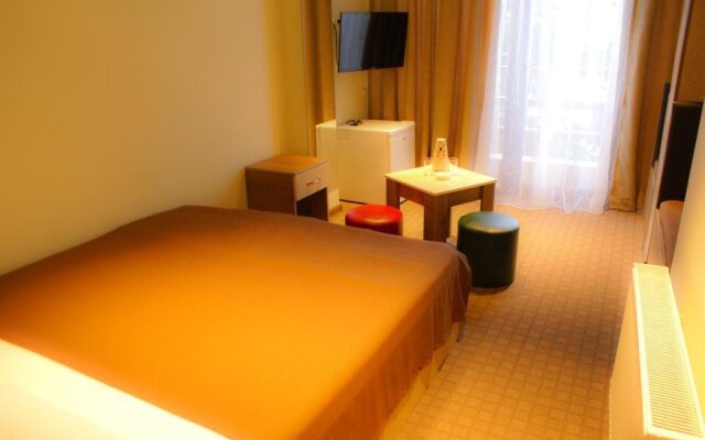 Hotel Apolo