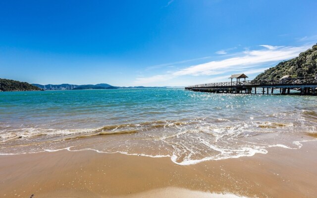 Paraíso em Balneário Camboriú - Praia do Estaleiro by ReservaStar