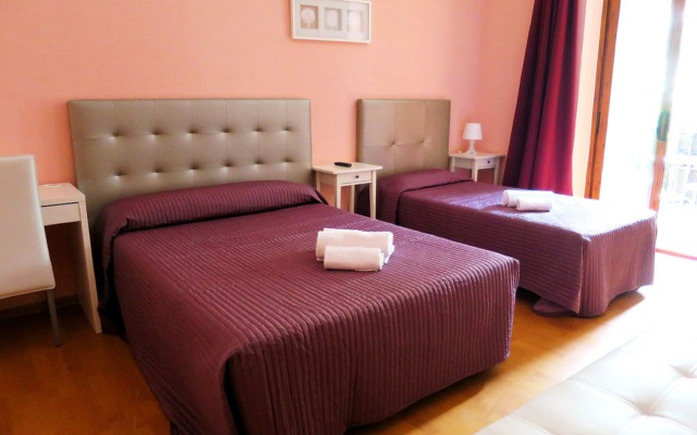 Hostal Balmes Centro