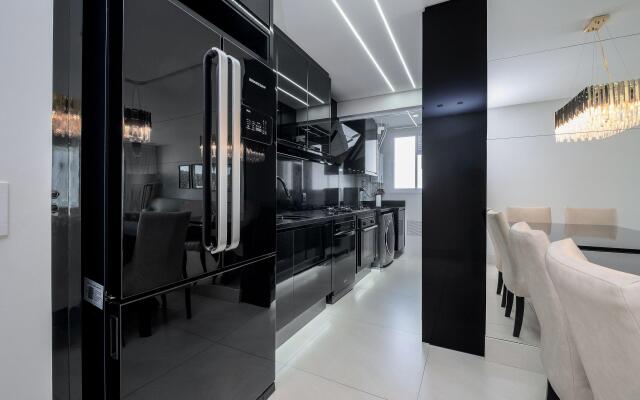 Moderno e amplo apto c/ suite em Jurere RVO201