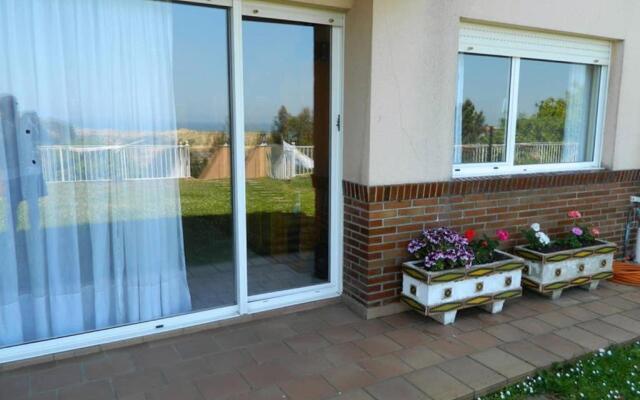 Apartamento con jardin privado junto playa Usil - Mogro