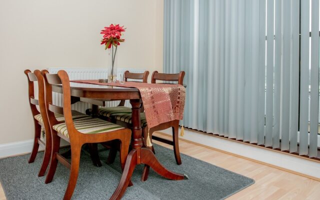 2 Bedroom Balcony Apartment In Putney