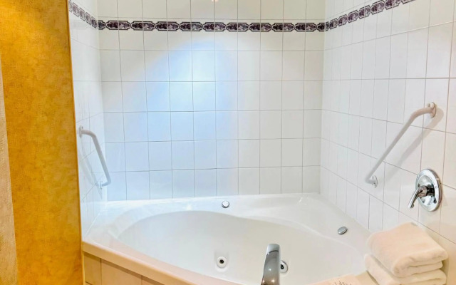 Travelodge by Wyndham Prince Albert