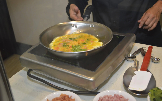 Best Western Premier Ashton Suites-Willowbrook