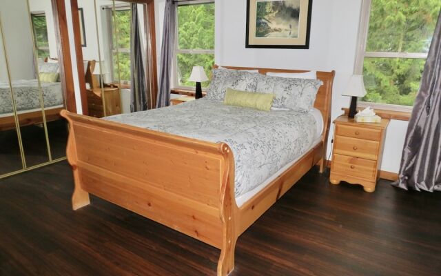 Cobble Wood & Bird Sanctuary Guest Houses