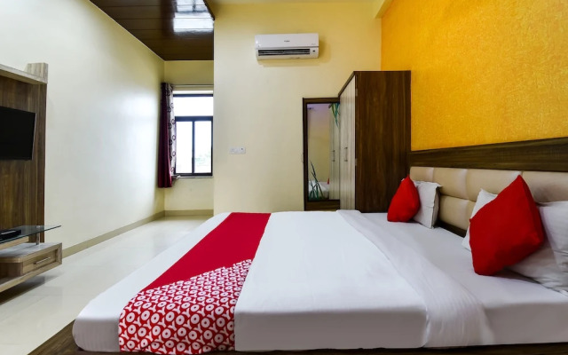 OYO 44607 Glorious Resort