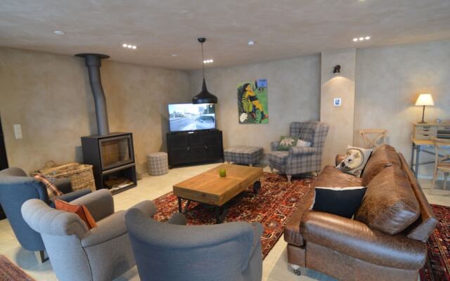 Modern Villa with Shared Pool Nearby Saint-Hubert