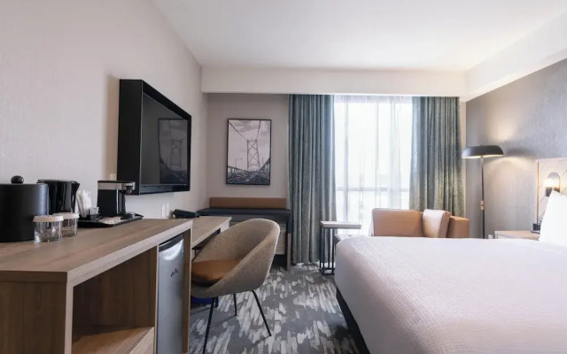 Sandman Signature Winnipeg Airport Hotel & Suites