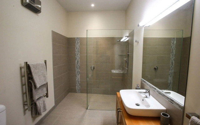 Redvale Ridge B&B