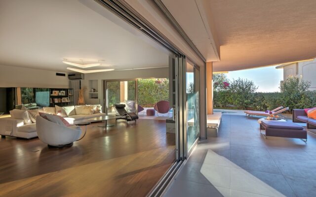 Luxurious Villa Philoxenia