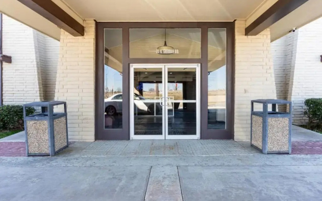 OYO Hotel Tulsa N Sheridan Rd & Airport