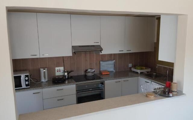 Alex Seaview Apartment 32