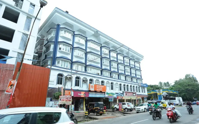 OYO 14328 Hotel Rv Tower