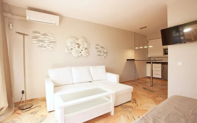 Studio in Marbella Beachfront With Pool