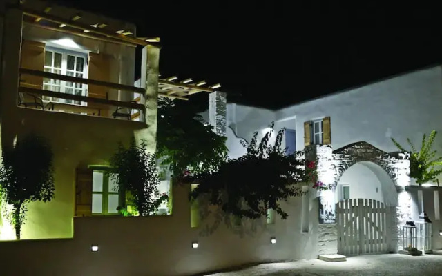8 Keys Residence