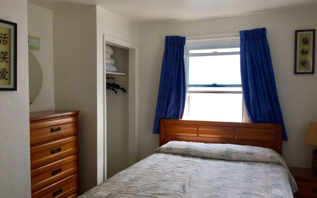 White Caps Motel