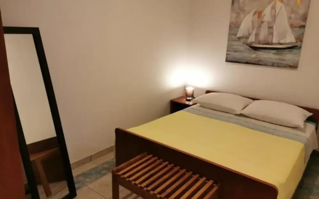 Trogir Sunny Apartments With Sea View