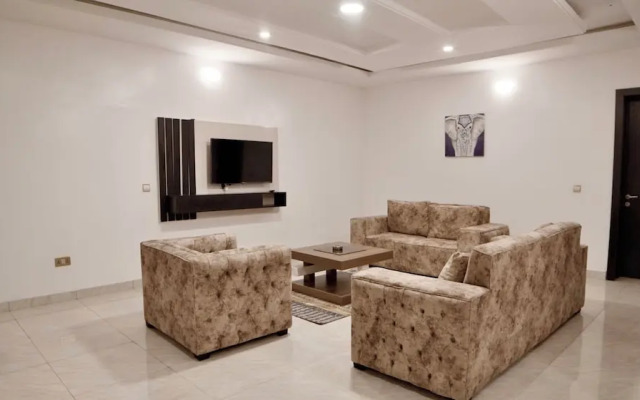 1-bedroom Flat - Sleeps 3 - Pool - Spa - Parking