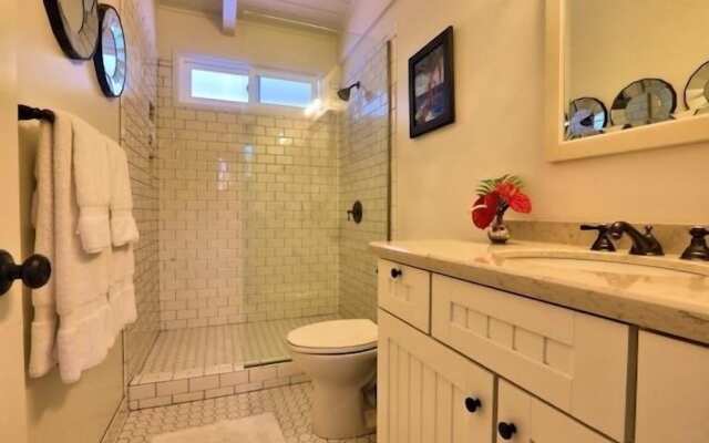 The Jewel Box 2 Bedroom Home by RedAwning