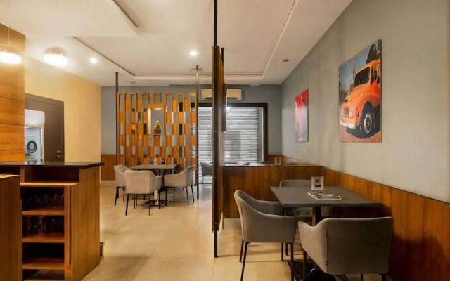D'Stolz Villa and Hospitality