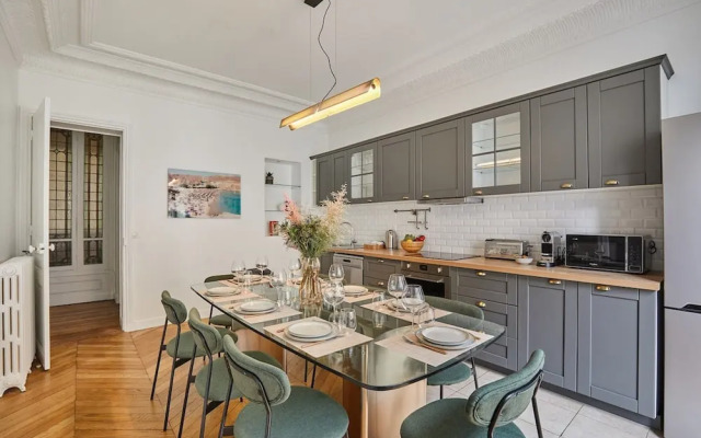 Sublime Apartment in the Heart of Paris