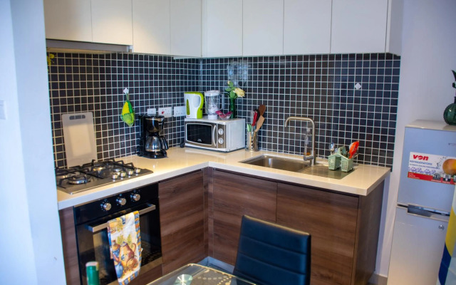 ASTORIA 1BDR with a gym&pool with views