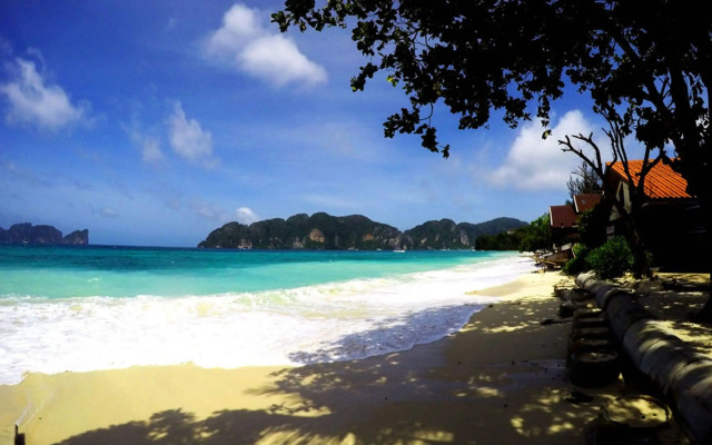 Phi Phi Long Beach Resort & Villa