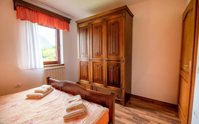 Holiday apartment Pika