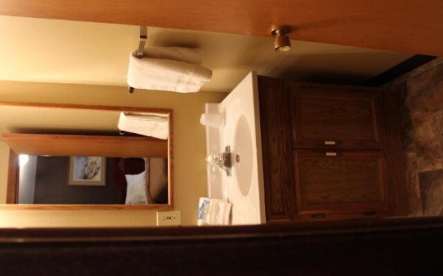 Gold Country Inn