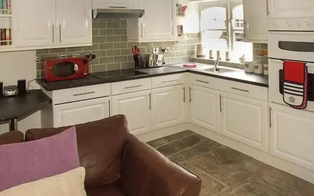 Finwood Cottage 1