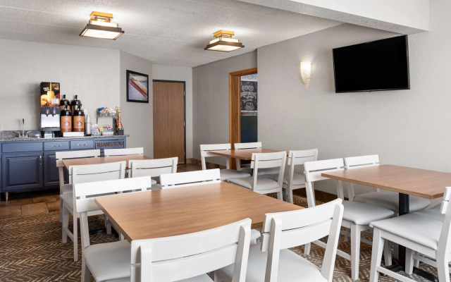 AmericInn by Wyndham Alexandria