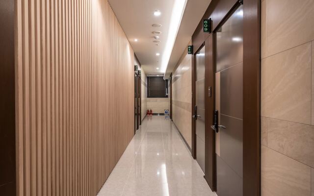 Suwon Aritte Hotel