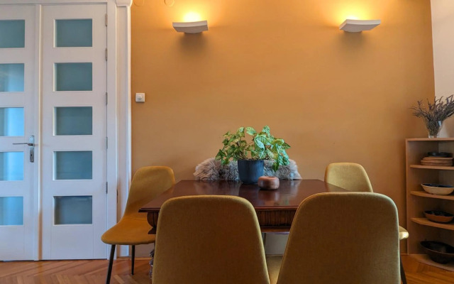 City Center, Danube & Fortress, 3 bdrm 1.5 bath